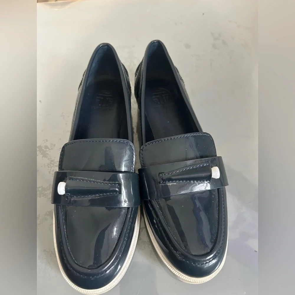 Tory Burch Sport Navy Patent Leather Pocket Tee Golf Loafers Size 7 preppy